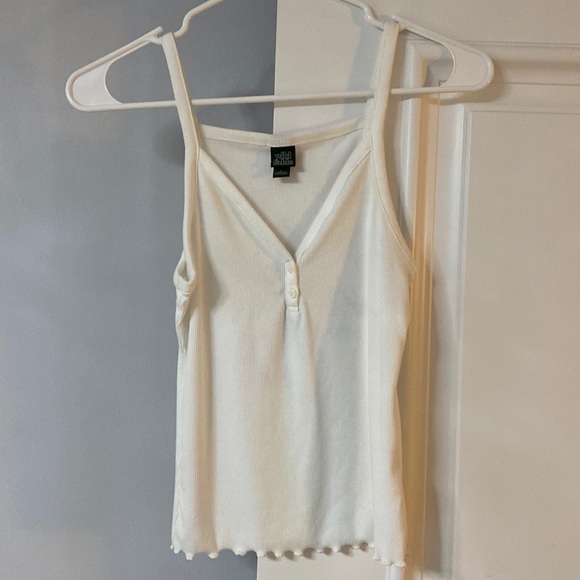 Tops - WHITE BUTTON UP TANK